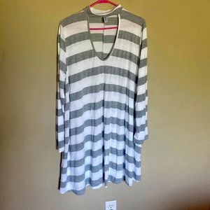 Hot Ginger gray and white tunic 2XL